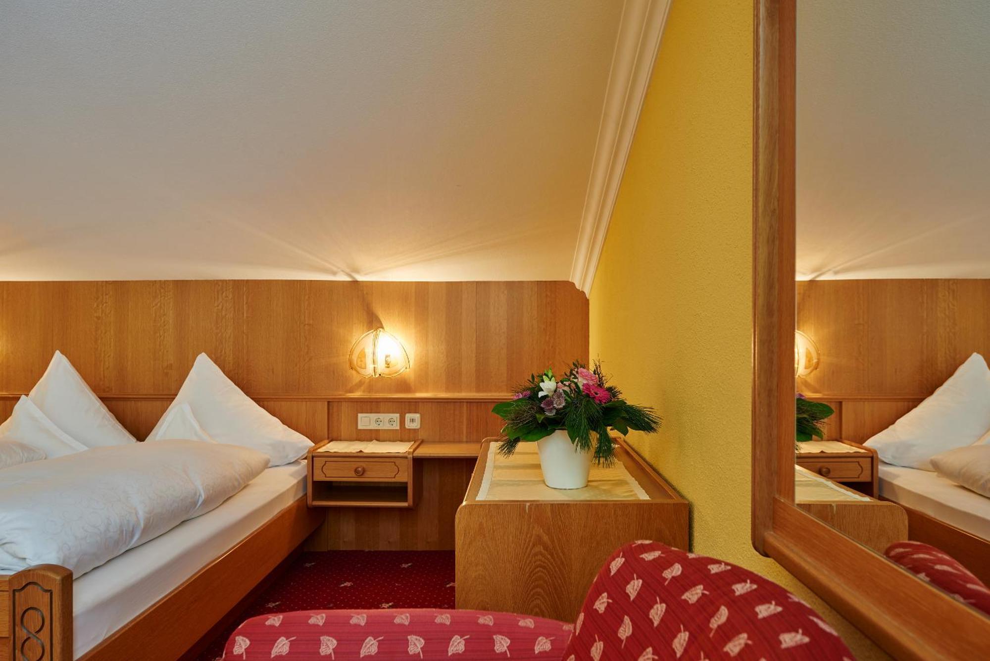 Hotel Restaurant Formarin Oberlech Szoba fotó